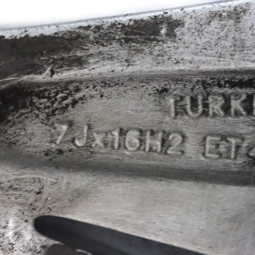 Mk8 Felga Aluminiowa Srebrna 16" ET:48 7J do VW Volkswagen Golf o numerze 5H0601025 VW Volkswagen Golf Mk8 Felga Aluminiowa Srebrna 16" ET:48 7J - SKU 5H0601025-1 - Numer Części 5H0601025