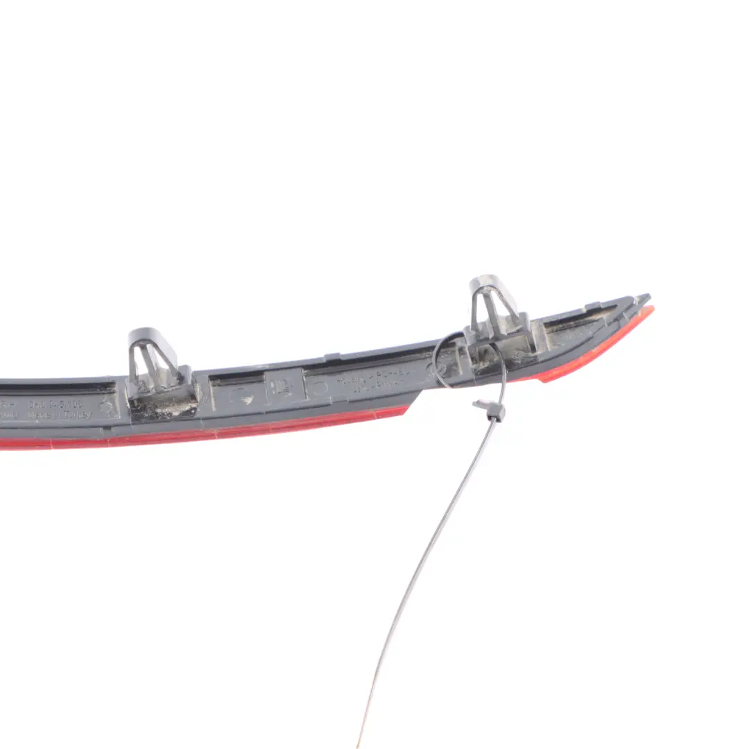 Réflecteur Pare Chocs Arrière Droit Cache Rouge pour VW Volkswagen Golf 8 à propos du numéro de pièce 5H0945106 VW Volkswagen Golf 8 Réflecteur Pare Chocs Arrière Droit Cache Rouge - SKU 5H0945106 - Numéro de pièce 5H0945106