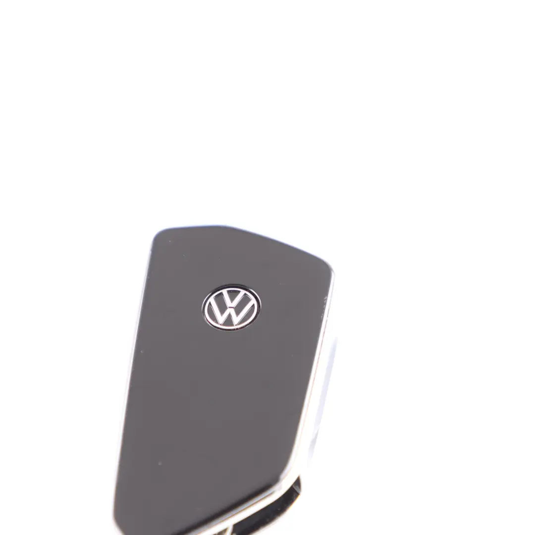 Remote Key Fob 434 MHZ Gloss Black/Chrom to Volkswagen Golf 8 CD1 with Part number 5H0959753BR Volkswagen Golf 8 CD1 Remote Key Fob 434 MHZ Gloss Black/Chrom - SKU 5H0959753BR - Part number 5H0959753BR
