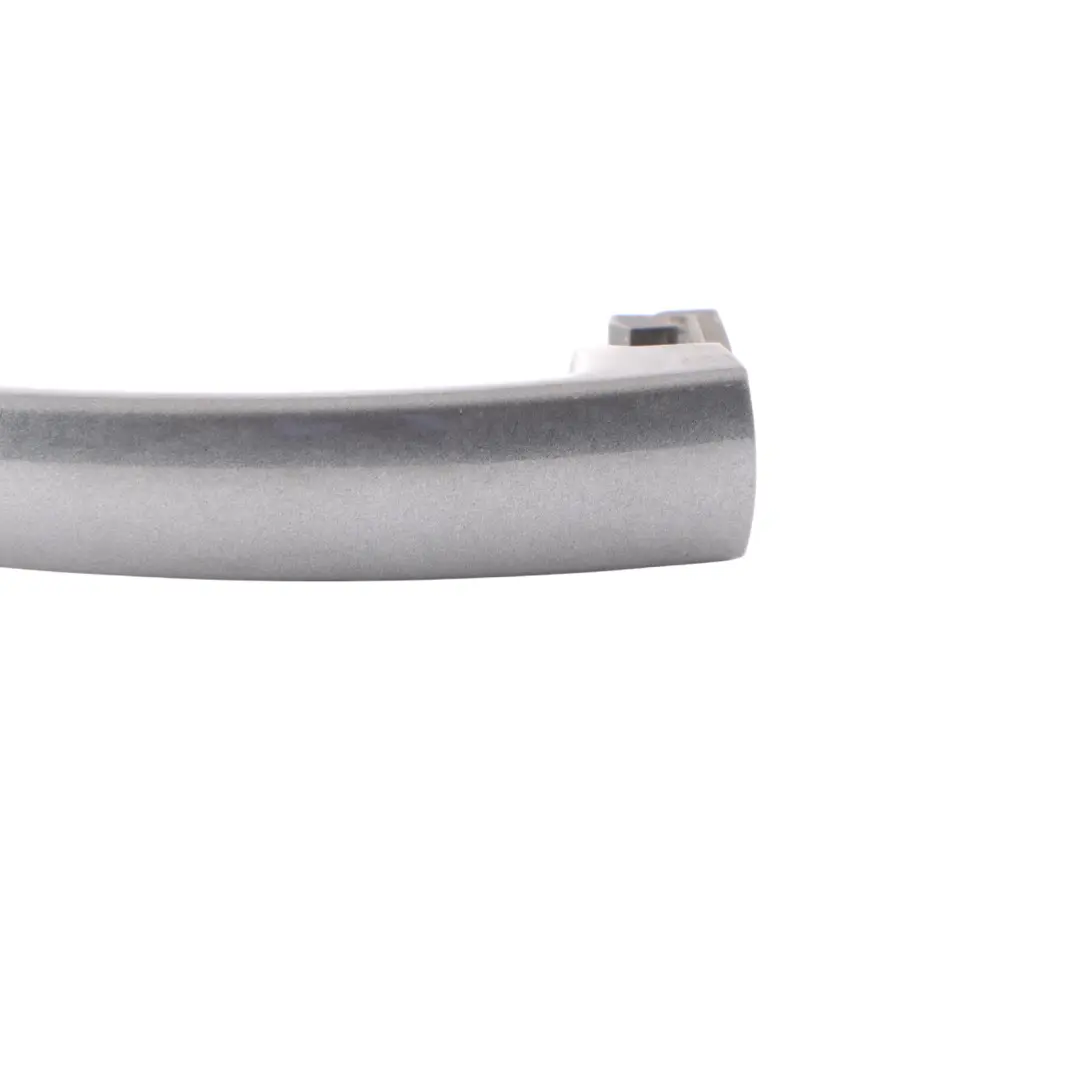 Seat Ibiza 6J Tirador Puerta Delantero Derecho Gris Monsoon X7R - SKU 5N0837205M-MOG - Número de pieza 5N0837205M