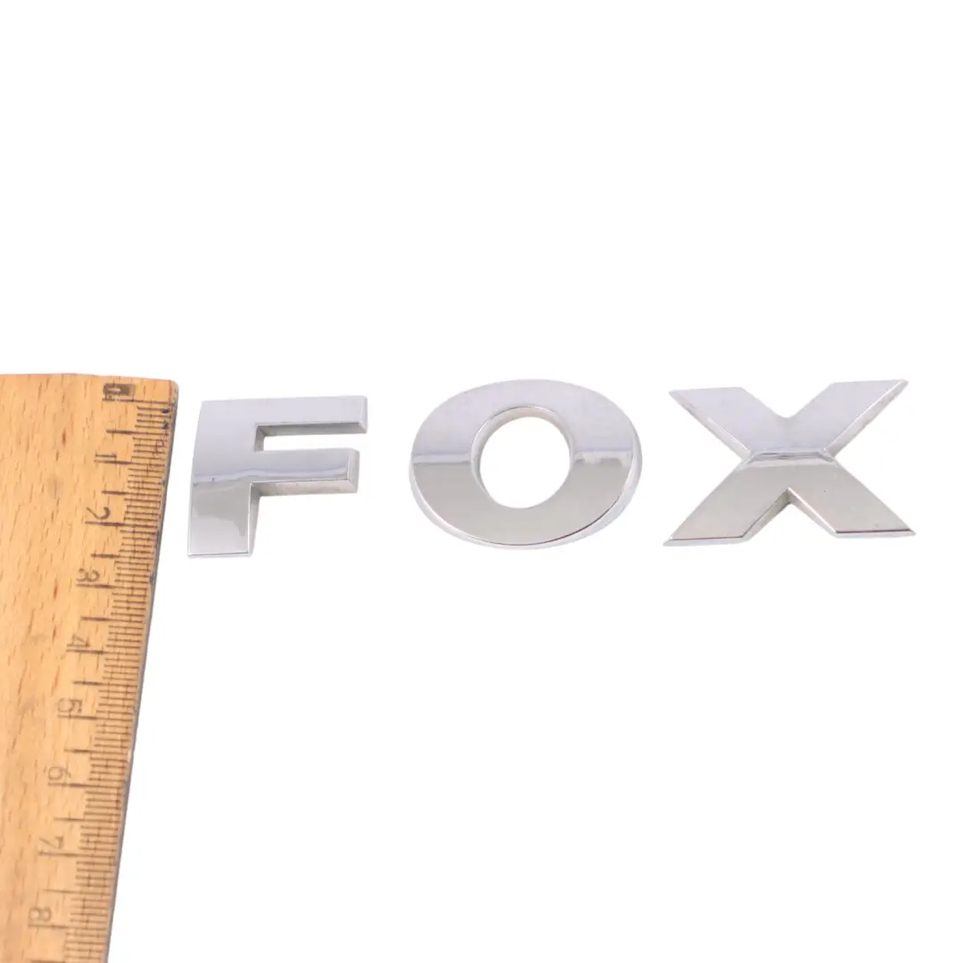 baule Emblema posteriore Lettering Cromo per VW Volkswagen FOX Badge con numero di parte 5Z0853687 VW Volkswagen FOX Badge baule Emblema posteriore Lettering Cromo - SKU 5Z0853687 - Numero di parte 5Z0853687