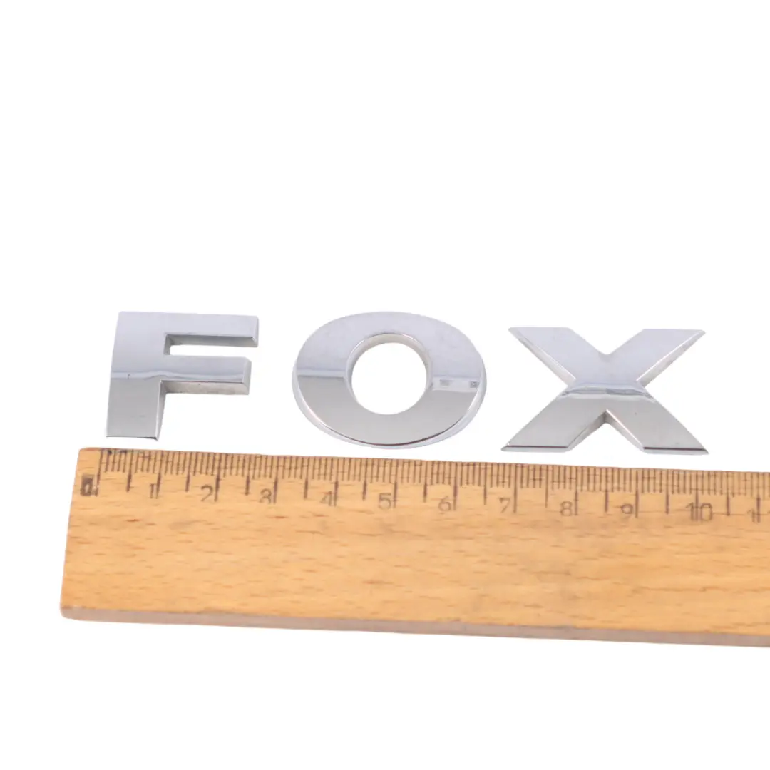 VW Volkswagen FOX Badge baule Emblema posteriore Lettering Cromo - SKU 5Z0853687 - Numero di parte 5Z0853687