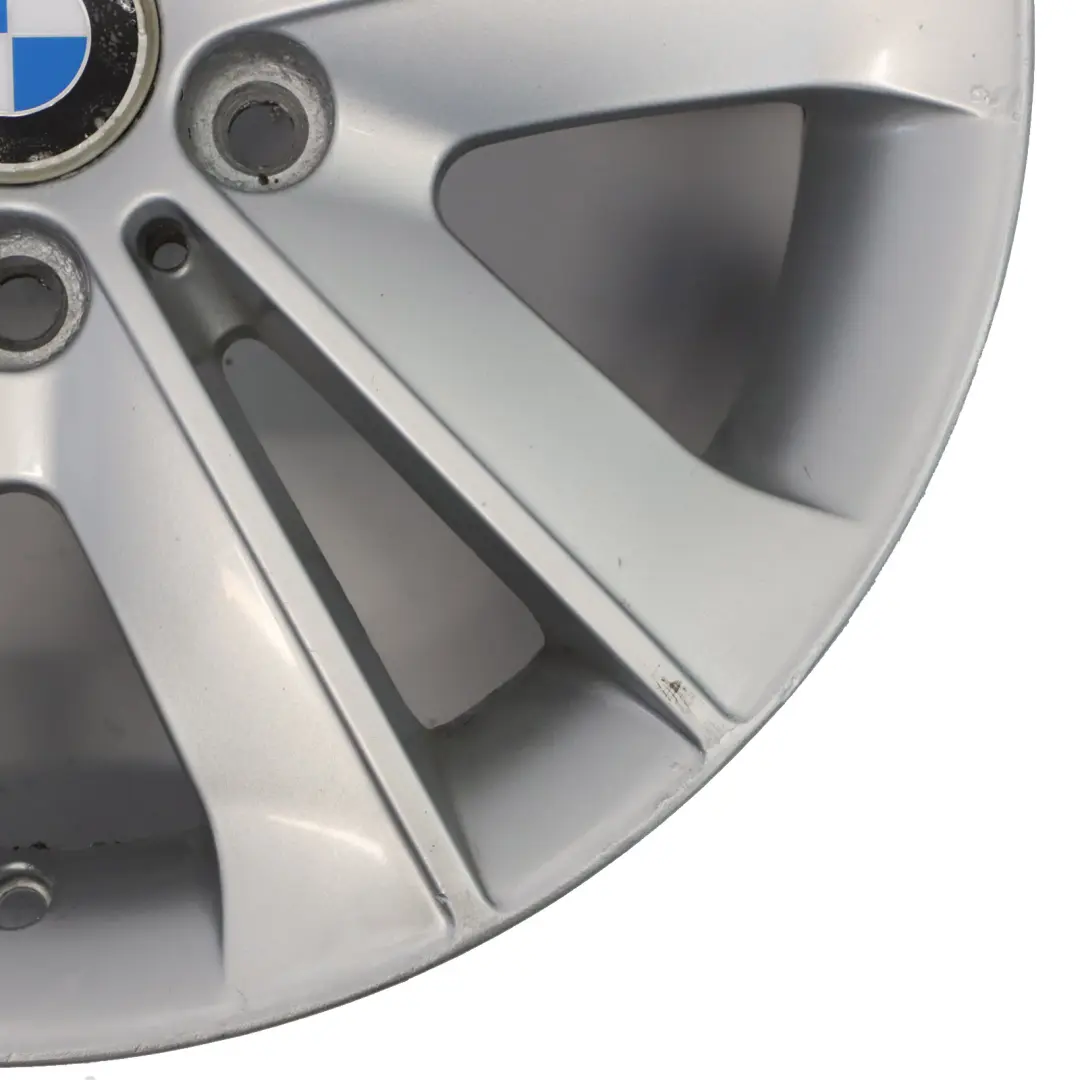 Silberne Leicht metall felge 17" V-Speiche 141 ET:47 7J 6762888 für BMW E81 E87 mit Teilenummer 6775621 BMW E81 E87 Silberne Leicht metall felge 17" V-Speiche 141 ET:47 7J 6762888 - SKU 6762888-5 - Teilenummer 6775621