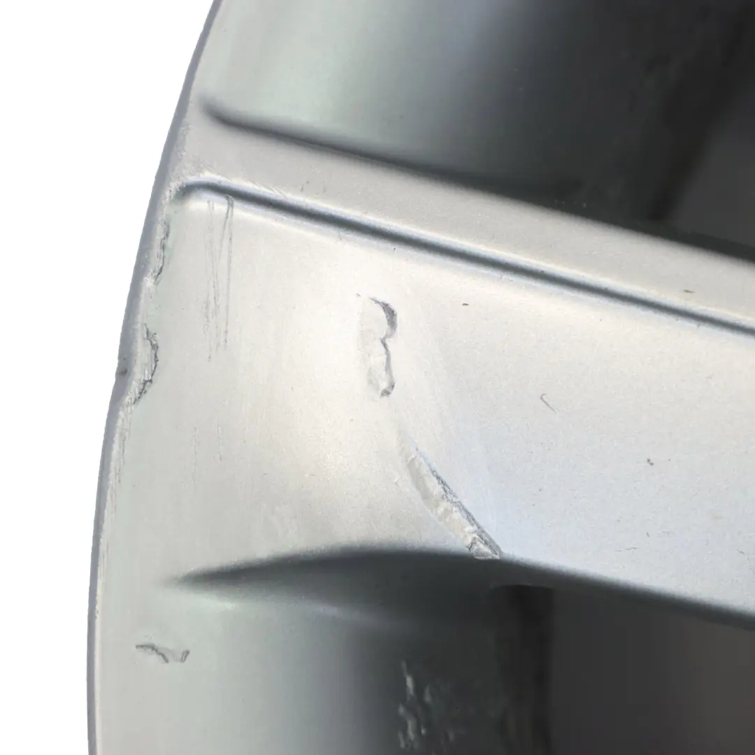 Silberne Leicht metall felge 17" V-Speiche 141 ET:47 7J 6762888 für BMW E81 E87 mit Teilenummer 6775621 BMW E81 E87 Silberne Leicht metall felge 17" V-Speiche 141 ET:47 7J 6762888 - SKU 6762888-5 - Teilenummer 6775621