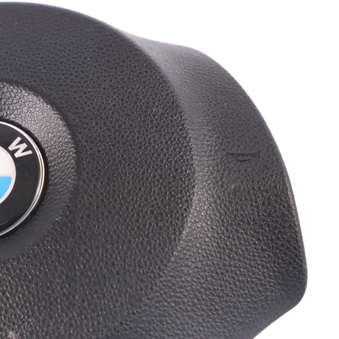 Poduszka Powietrzna Kierownicy Airbag Kierowcy 6763080 do BMW E81 E82 E87 o numerze 6779828 BMW E81 E82 E87 Poduszka Powietrzna Kierownicy Airbag Kierowcy 6763080 - SKU 6763080-2 - Numer Części 6779828