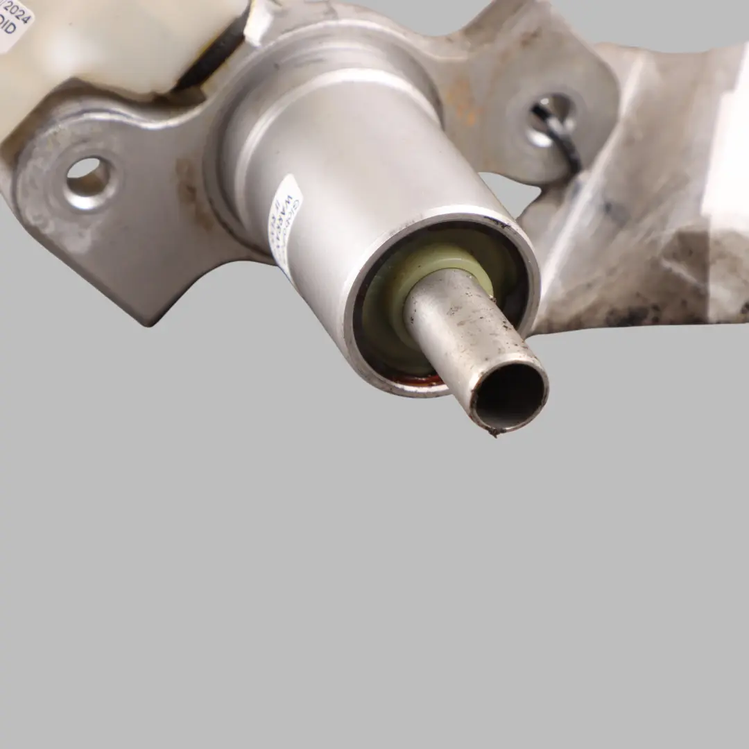 Brake Master Cylinder BMW E60 E61 E63 E64 Brake Servo Unit to with Part number 6786586 Brake Master Cylinder BMW E60 E61 E63 E64 Brake Servo Unit - SKU 6786586 - Part number 6786586