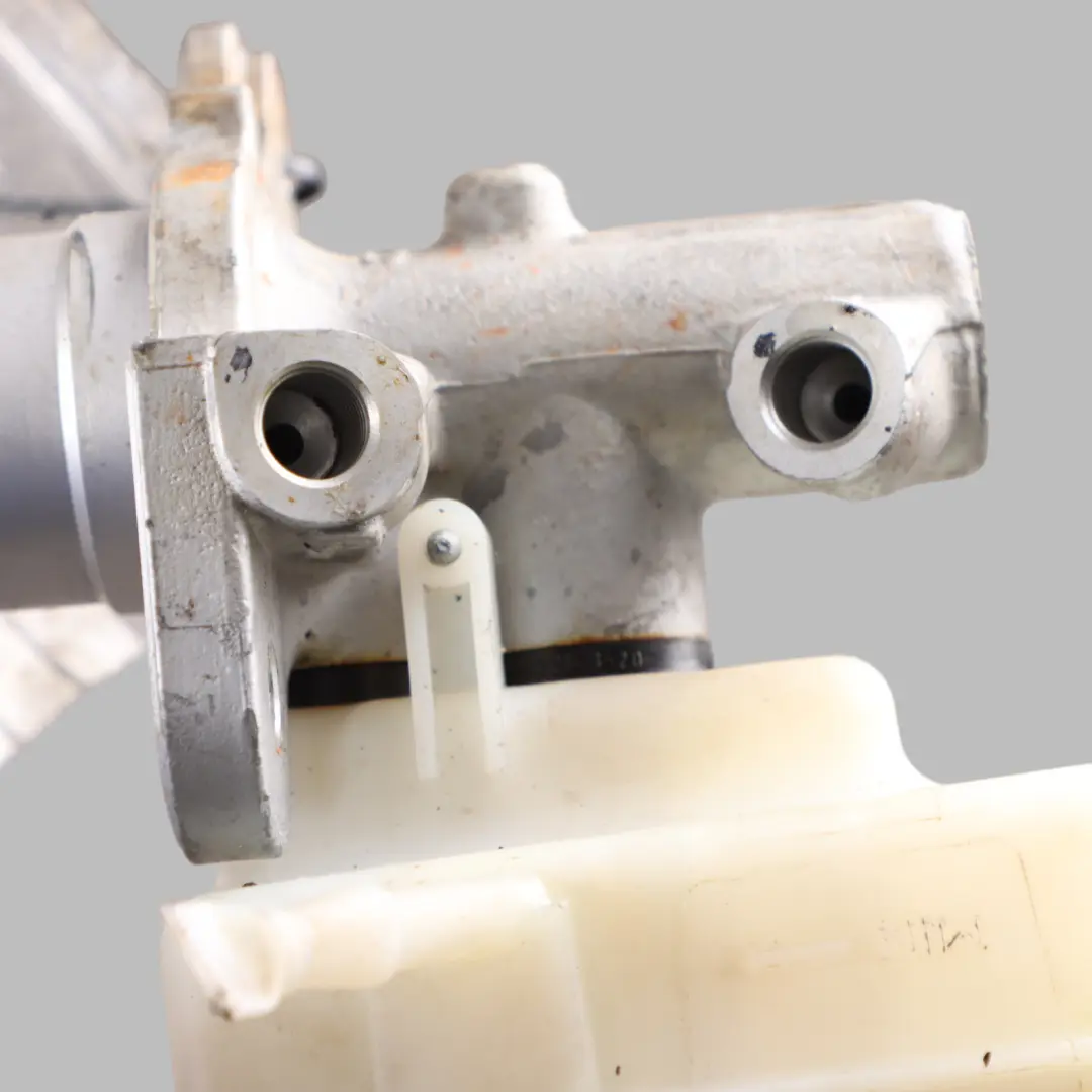 Brake Master Cylinder BMW E60 E61 E63 E64 Brake Servo Unit to with Part number 6786586 Brake Master Cylinder BMW E60 E61 E63 E64 Brake Servo Unit - SKU 6786586 - Part number 6786586