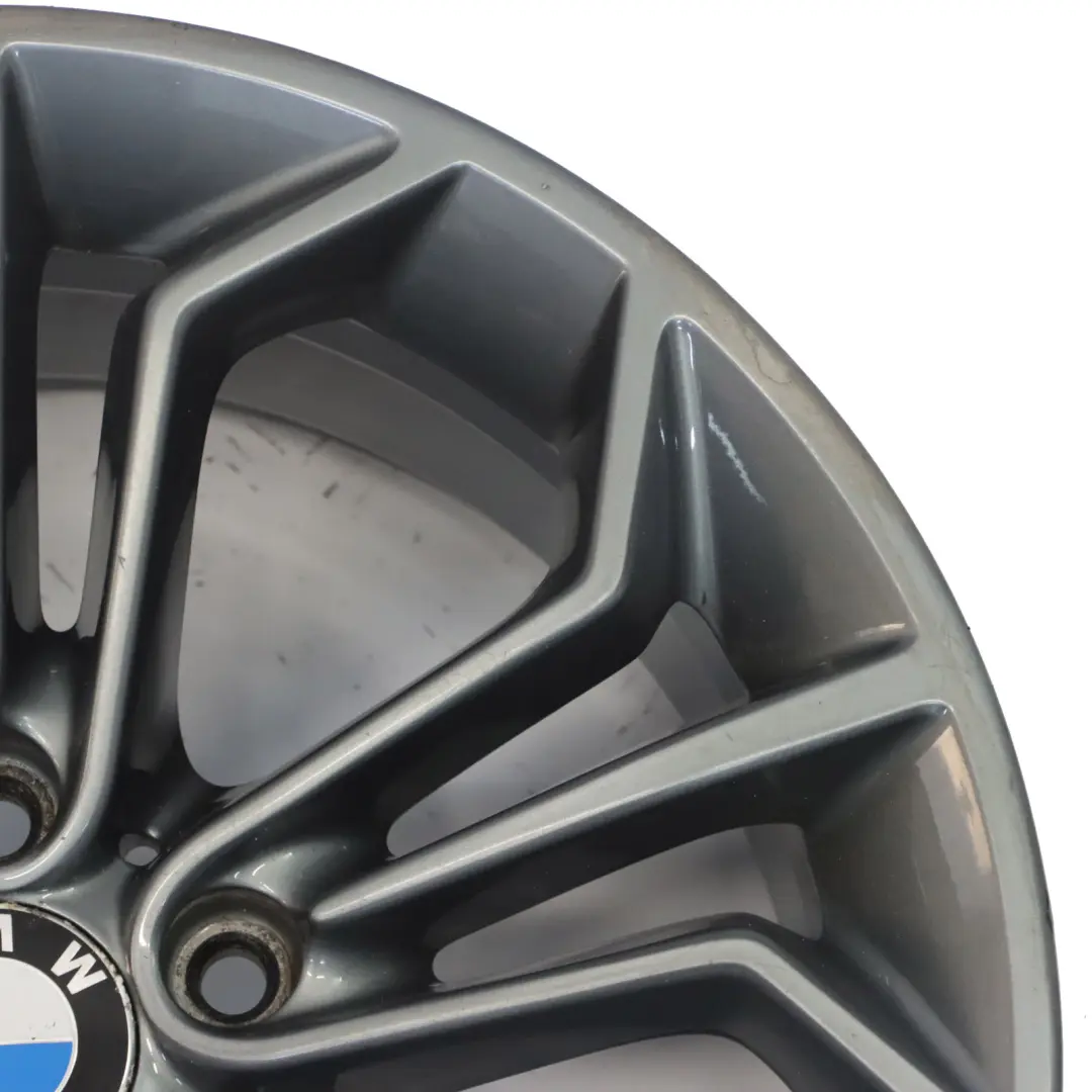 Llanta aleación Ferric Gris 18" Styling 323 8J ET:30 para BMW X1 E84 con número de pieza 6789147 BMW X1 E84 Llanta aleación Ferric Gris 18" Styling 323 8J ET:30 - SKU 6789147-3 - Número de pieza 6789147