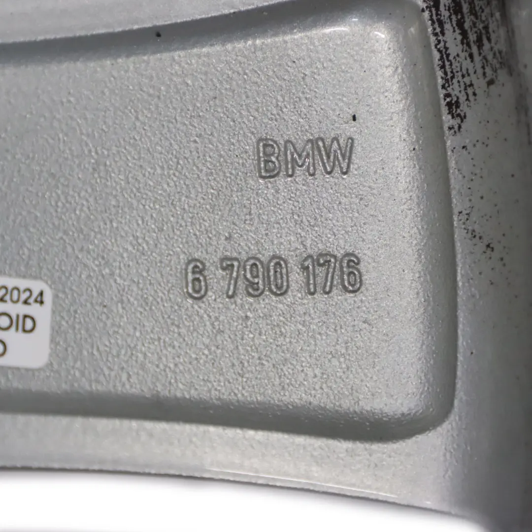 Alloy Rim Star Spoke 330 8J 18" ET:30 to BMW F10 F11 F12 Silver Wheel with Part number 6790176 BMW F10 F11 F12 Silver Wheel Alloy Rim Star Spoke 330 8J 18" ET:30 - SKU 6790176-4 - Part number 6790176