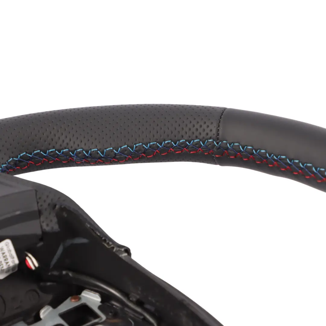 NUOVO Pelle Nera Sport Riscaldato per Volante BMW F01 F10 F11 F12 F07 con numero di parte 6790894 Volante BMW F01 F10 F11 F12 F07 NUOVO Pelle Nera Sport Riscaldato - SKU 6790894-1 - Numero di parte 6790894