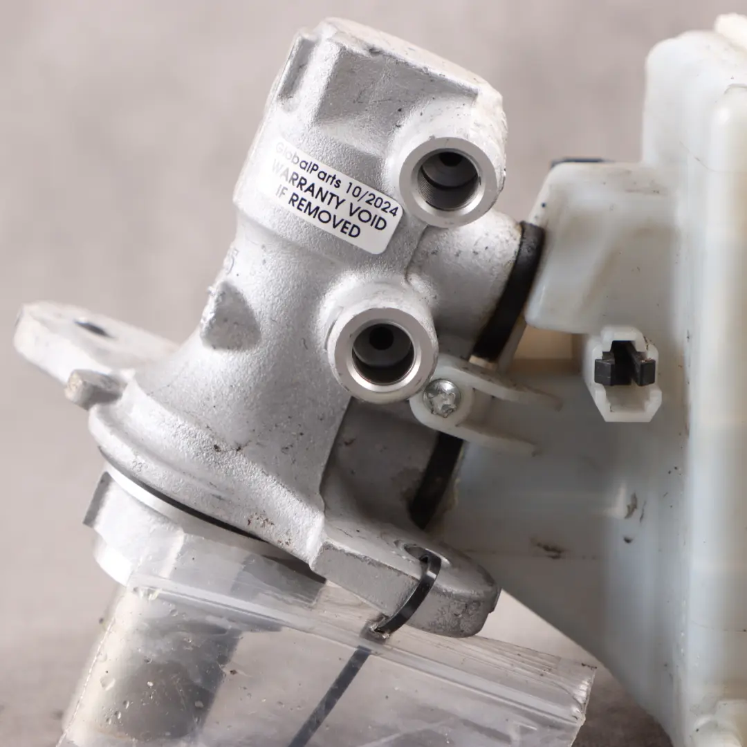 Bouteille Servo Frein BMW X3 F25 X4 F26 Master Cylinder Expansion Tank pour à propos du numéro de pièce 6857872 Bouteille Servo Frein BMW X3 F25 X4 F26 Master Cylinder Expansion Tank - SKU 6857872 - Numéro de pièce 6857872