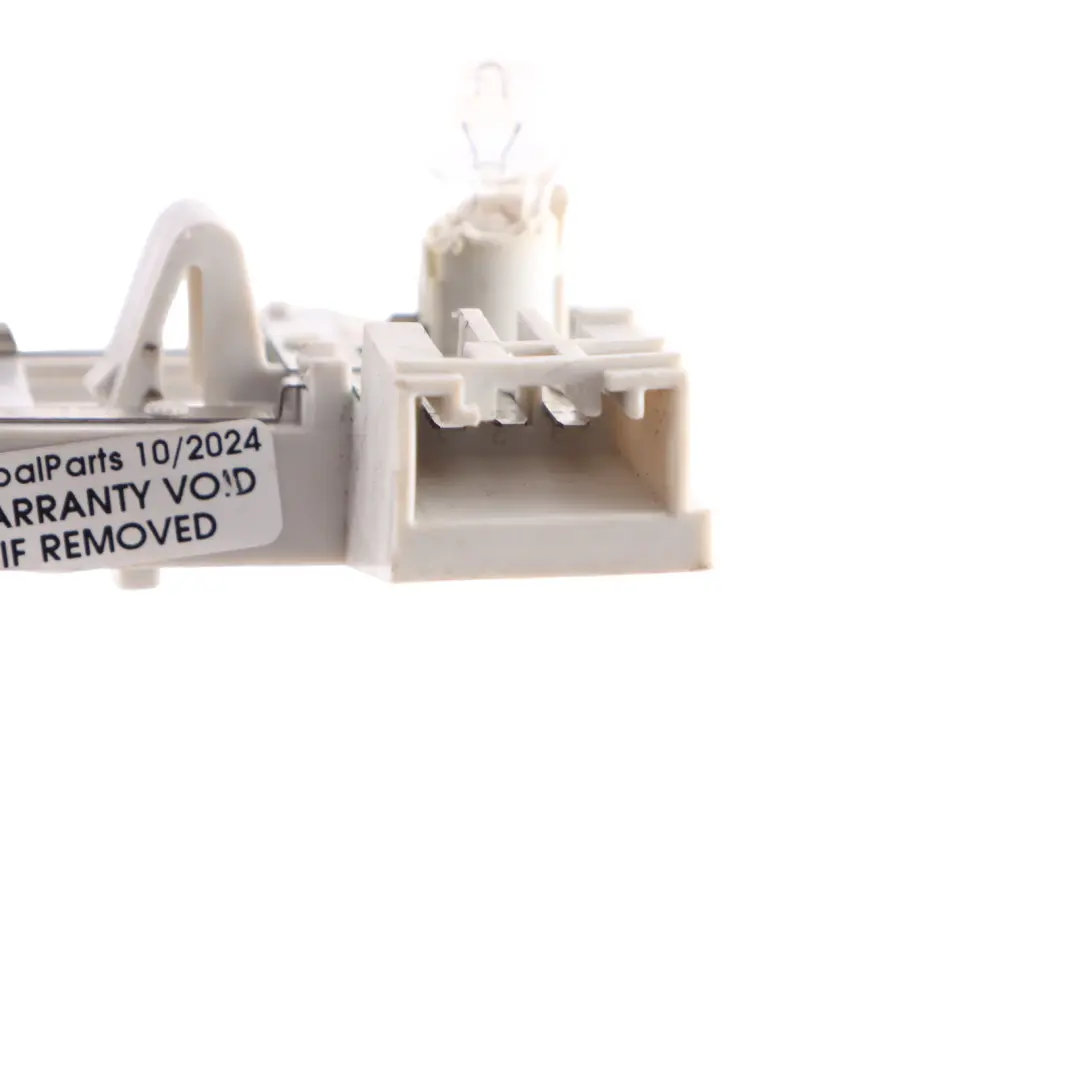 Supporto lampadina Zoccolo posteriore luce coperchio bagagliaio per BMW E61 con numero di parte 6935332 BMW E61 Supporto lampadina Zoccolo posteriore luce coperchio bagagliaio - SKU 6935332 - Numero di parte 6935332