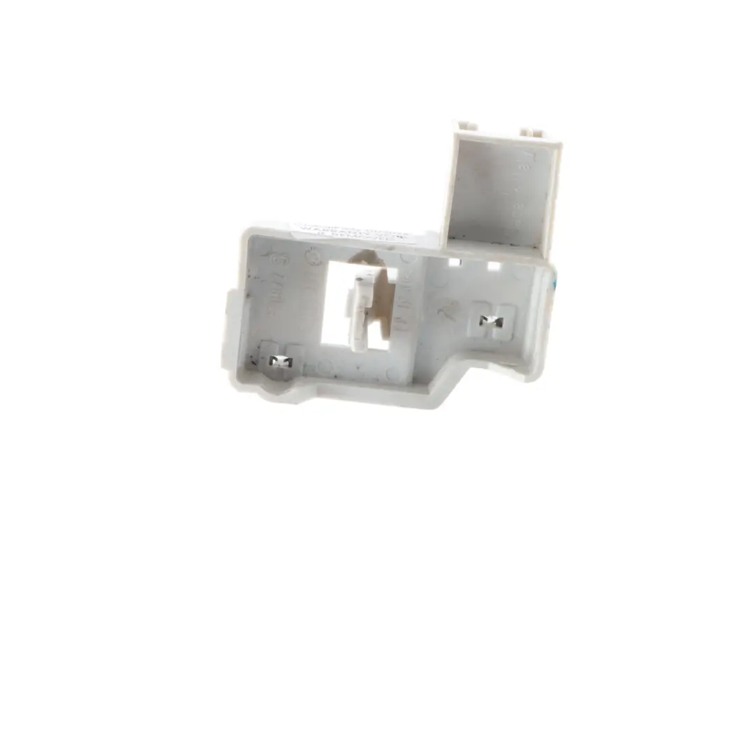 Supporto lampadina Zoccolo posteriore luce coperchio bagagliaio per BMW E61 con numero di parte 6935332 BMW E61 Supporto lampadina Zoccolo posteriore luce coperchio bagagliaio - SKU 6935332 - Numero di parte 6935332