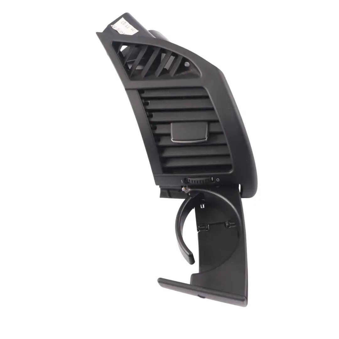 Kratka Nawiewu Powietrza Prawa Deski Rozdzielczej 7025632 do BMW Z4 E85 E86 o numerze 6945396 BMW Z4 E85 E86 Kratka Nawiewu Powietrza Prawa Deski Rozdzielczej 7025632 - SKU 6945396 - Numer Części 6945396