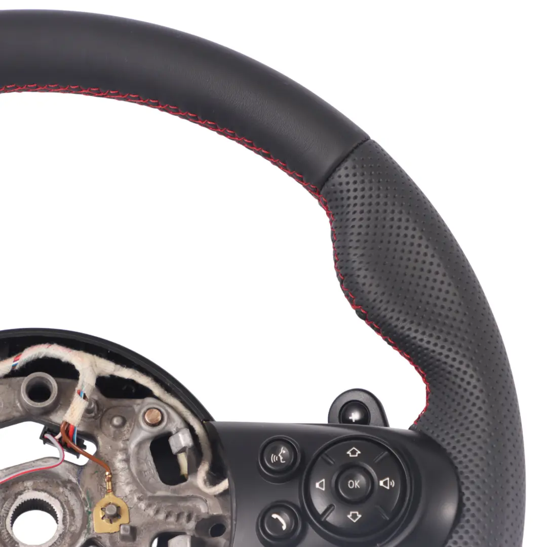 NUOVO Volante in Pelle Nera Sport Paddles Filo Rosso per Mini Cooper S JCW F56 con numero di parte 6996049 Mini Cooper S JCW F56 NUOVO Volante in Pelle Nera Sport Paddles Filo Rosso - SKU 6996049-2 - Numero di parte 6996049
