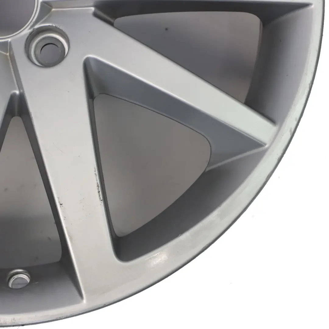 Mk4 6J Srebrna Felga Aluminiowa 17" 7J ET:43 do Seat Ibiza o numerze 6J0601025P Seat Ibiza Mk4 6J Srebrna Felga Aluminiowa 17" 7J ET:43 - SKU 6J0601025P-2 - Numer Części 6J0601025P