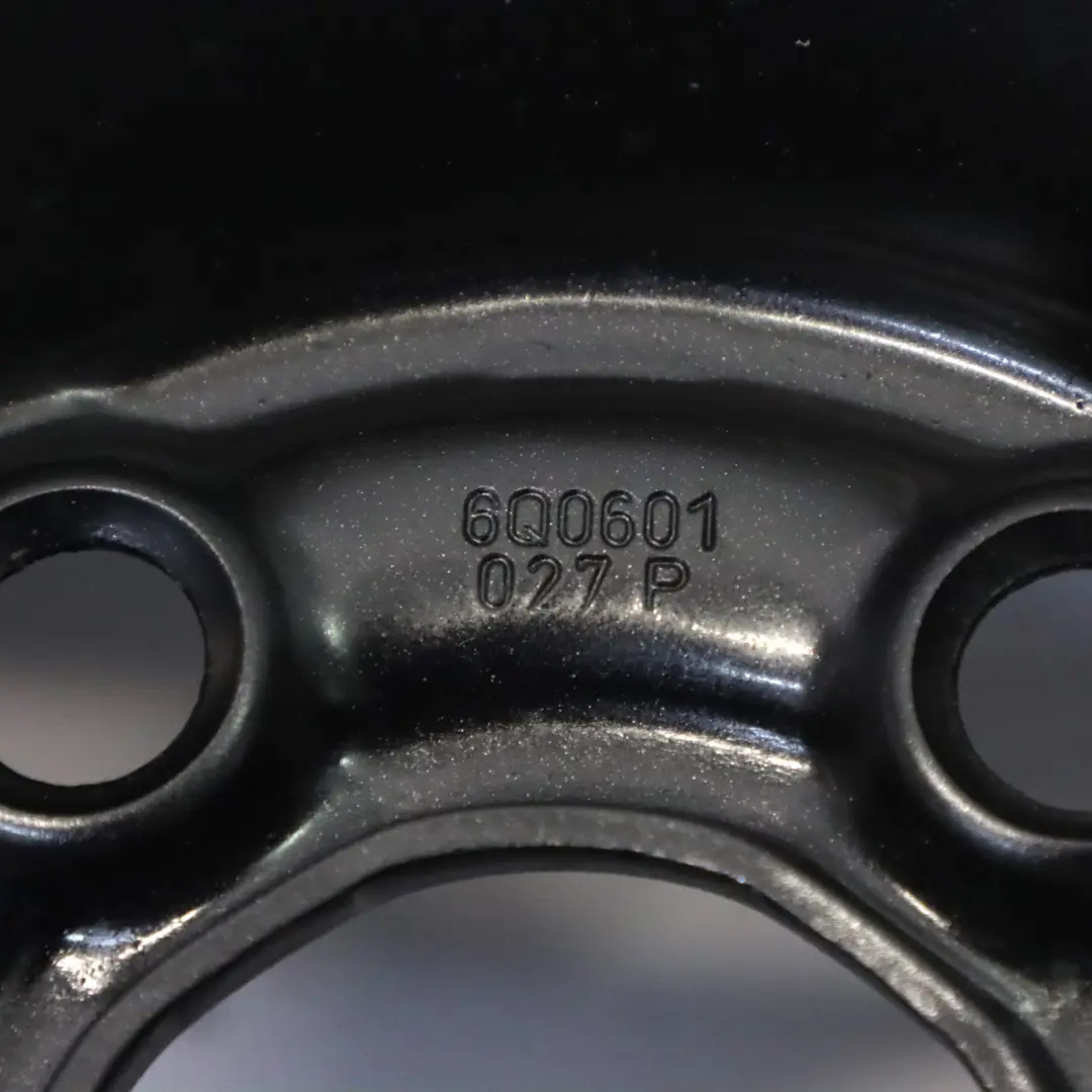 Felga Stalowa Czarna 14" 8J ET:43 do VW Volkswagen Polo Fox o numerze 6Q0601027P VW Volkswagen Polo Fox Felga Stalowa Czarna 14" 8J ET:43 - SKU 6Q0601027P - Numer Części 6Q0601027P