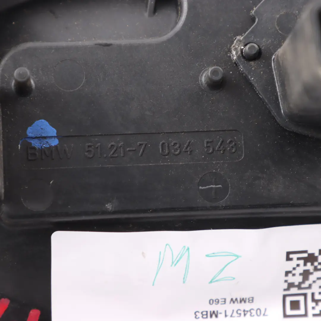 Asidero Trasero Izquierdo Completo Monacoblau Azul A35 para BMW E60 E61 con número de pieza 7034571 BMW E60 E61 Asidero Trasero Izquierdo Completo Monacoblau Azul A35 - SKU 7034571-MB3 - Número de pieza 7034571