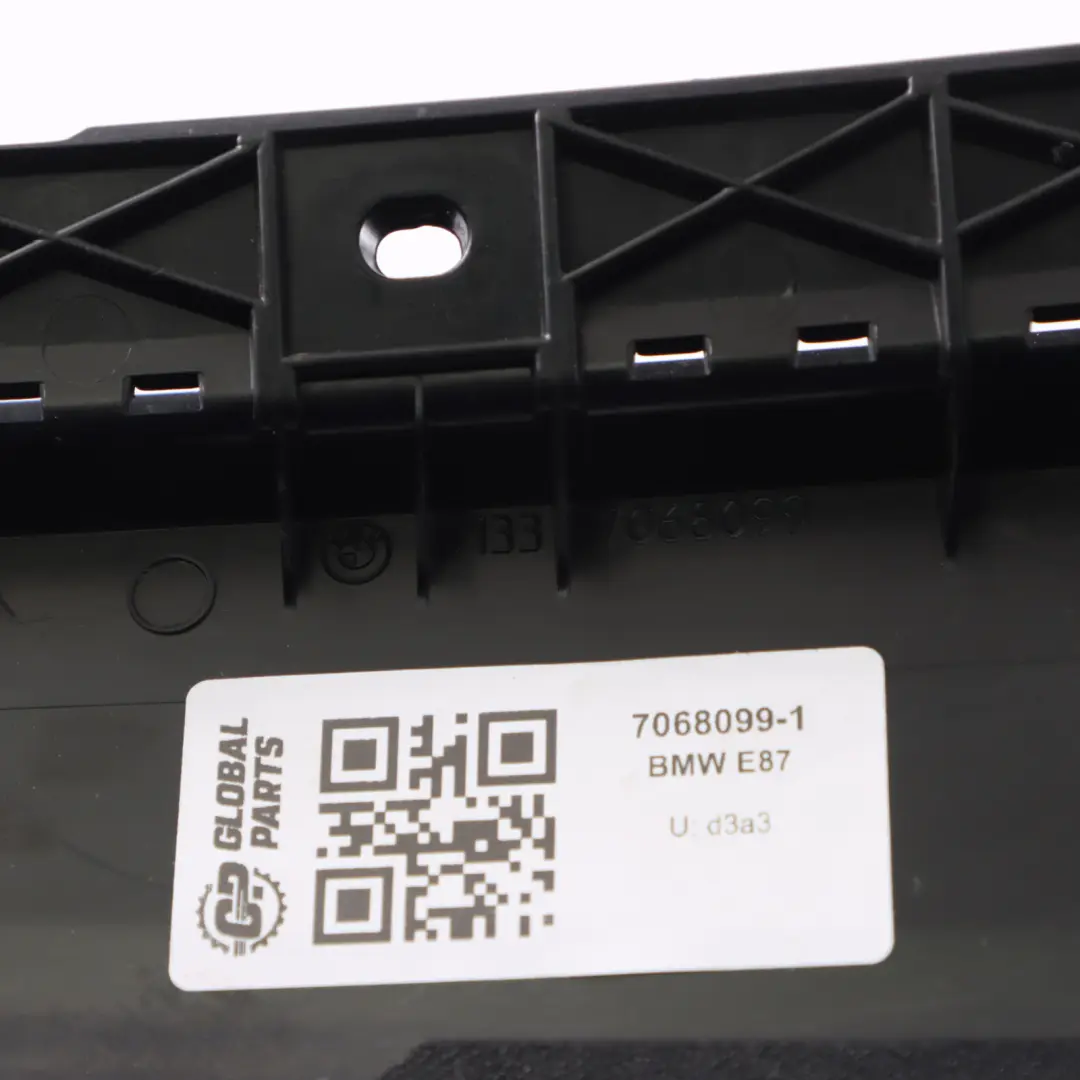 Osłona Słupka B Lewa Lewy Przód do BMW E87 o numerze 7068099 BMW E87 Osłona Słupka B Lewa Lewy Przód - SKU 7068099-1 - Numer Części 7068099