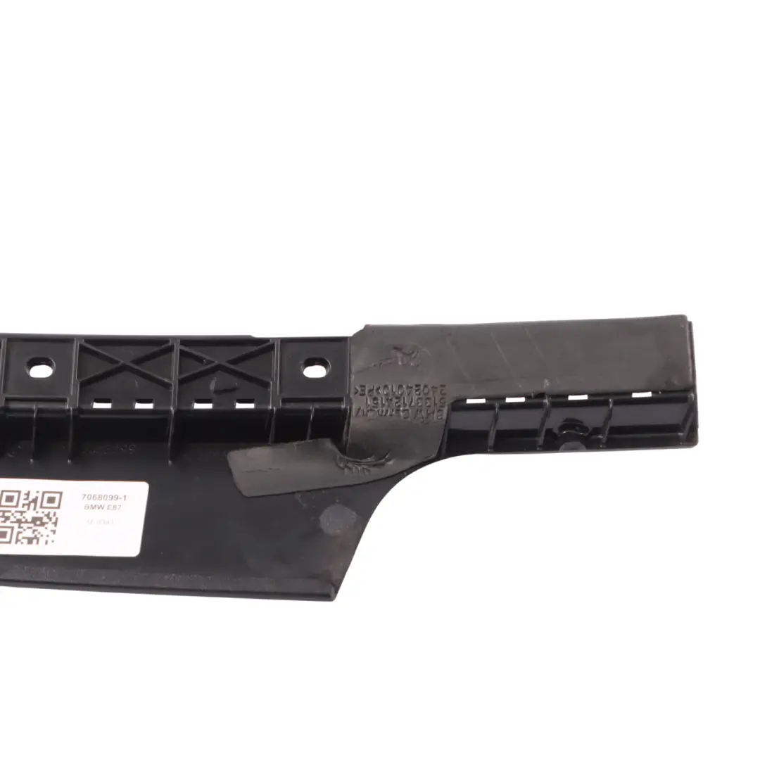 Couvercle de Garniture de Colonne A cote Gauche Noir pour BMW E87 à propos du numéro de pièce 7068099 BMW E87 Couvercle de Garniture de Colonne A cote Gauche Noir - SKU 7068099-1 - Numéro de pièce 7068099