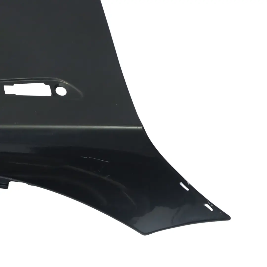 Panel Lateral Guardabarros Ala Delantera Derecha Black Sapphire 475 para BMW E81 E87 con número de pieza 7133228 BMW E81 E87 Panel Lateral Guardabarros Ala Delantera Derecha Black Sapphire 475 - SKU 7133228-BS10 - Número de pieza 7133228