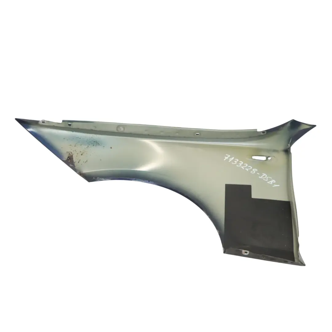 Pareti Anteriore Destro Parafango Tiefseeblau Metallic - A76 per BMW E81 E82 E87 con numero di parte 7133228 BMW E81 E82 E87 Pareti Anteriore Destro Parafango Tiefseeblau Metallic - A76 - SKU 7133228-DSB1 - Numero di parte 7133228