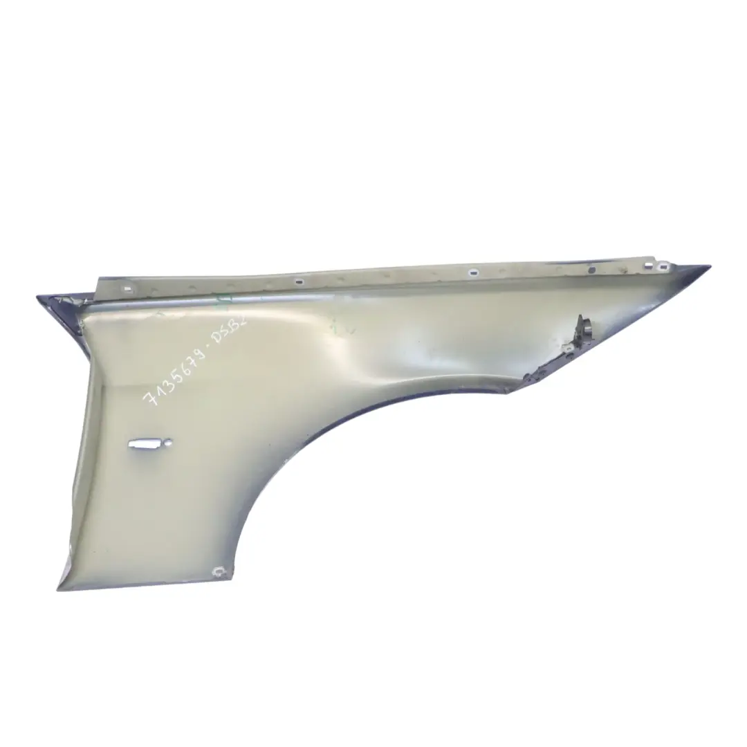 Pannello laterale parafango anteriore sinistro Tiefseeblau Blu - A76 per BMW E90 E91 con numero di parte 7135679 BMW E90 E91 Pannello laterale parafango anteriore sinistro Tiefseeblau Blu - A76 - SKU 7135679-DSB2 - Numero di parte 7135679