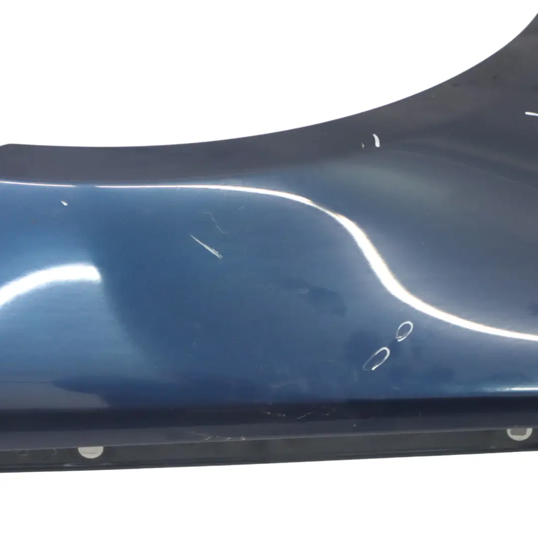 Pannello laterale parafango ala anteriore destra Tiefseeblau Blu A76 per BMW E90 E91 con numero di parte 7135680 BMW E90 E91 Pannello laterale parafango ala anteriore destra Tiefseeblau Blu A76 - SKU 7135680-DSB2 - Numero di parte 7135680