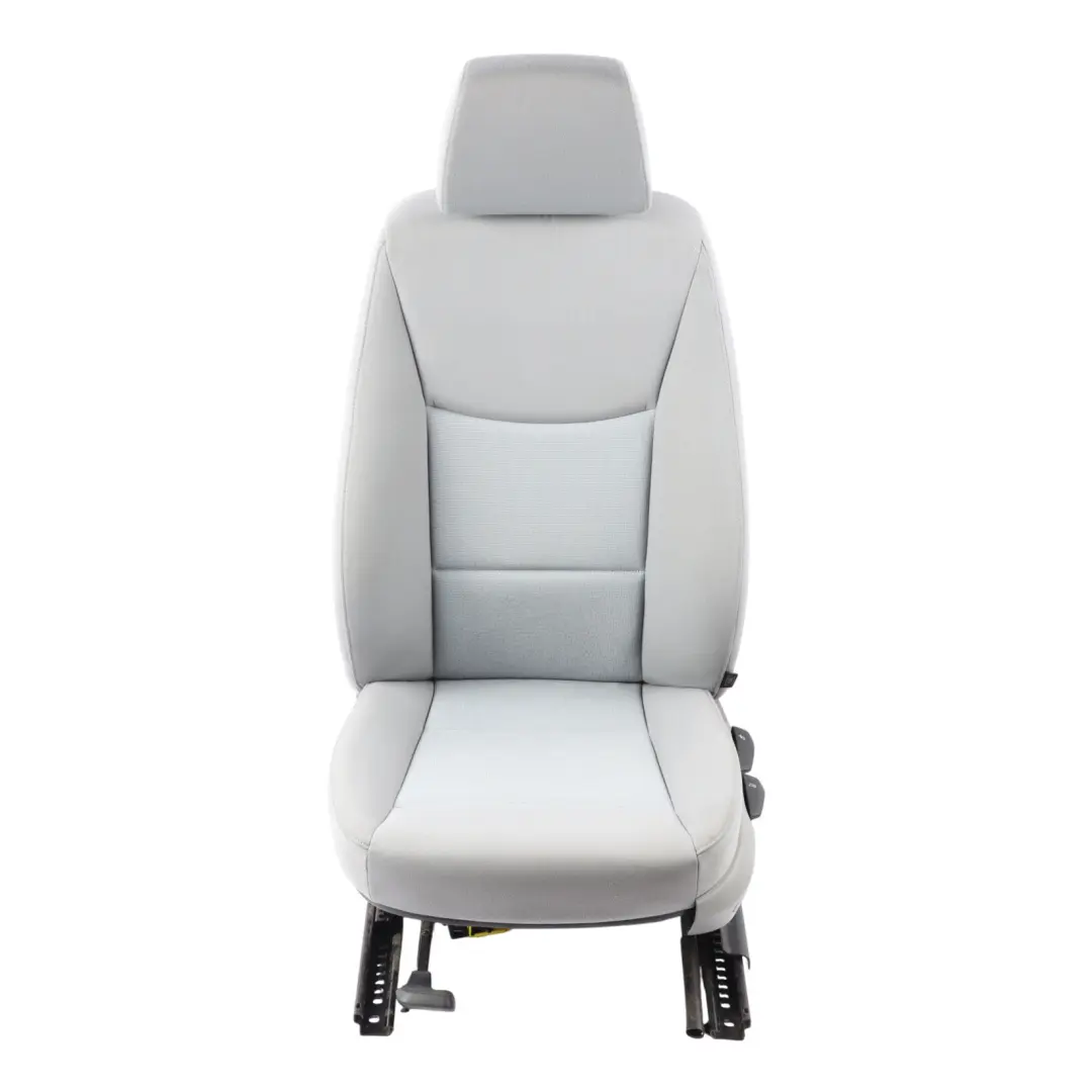 Panno Interno Anteriore Sinistro Lato Sedile Grigio Fluido per BMW E90 E91 con numero di parte 7147679 BMW E90 E91 Panno Interno Anteriore Sinistro Lato Sedile Grigio Fluido - SKU 7147679 - Numero di parte 7147679