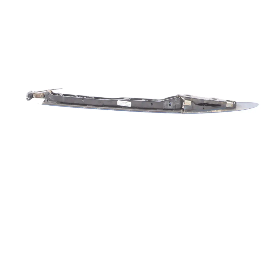 Copertura cerniera tetto sinistro Le Mans Blue - 381 per BMW E93 Cabrio con numero di parte 7184047 BMW E93 Cabrio Copertura cerniera tetto sinistro Le Mans Blue - 381 - SKU 7184047-LMB1 - Numero di parte 7184047