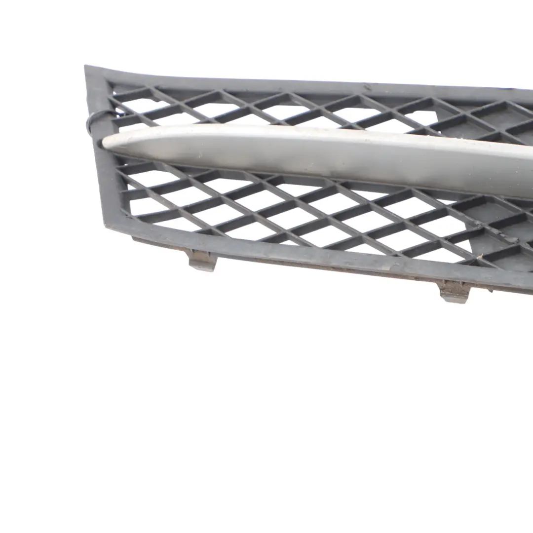 Front Bumper Grid Grille Trim Panel Cover Right O/S to BMW F10 F11 with Part number 7200698 BMW F10 F11 Front Bumper Grid Grille Trim Panel Cover Right O/S - SKU 7200698 - Part number 7200698