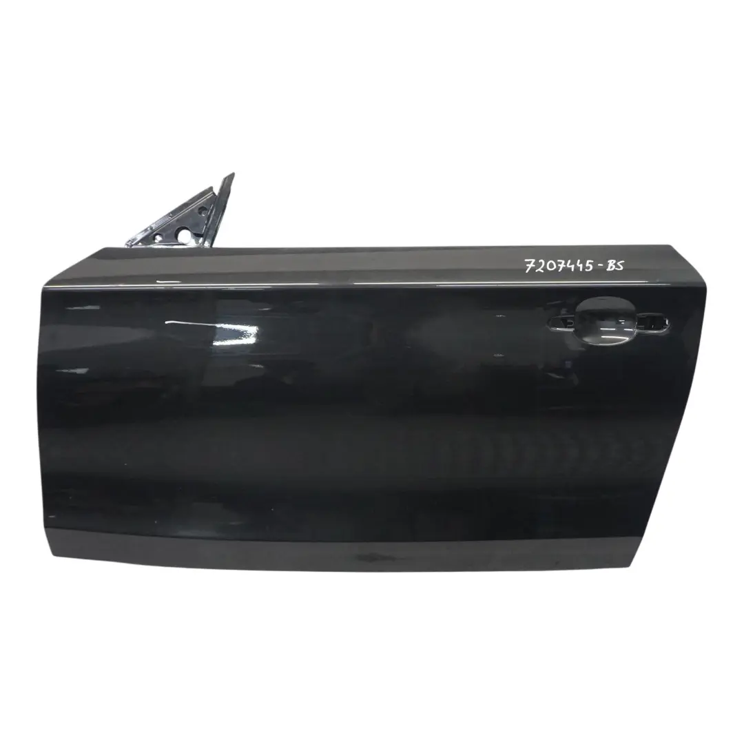 Porta Anteriore Sinistra Black Sapphire Metallic - 475 per BMW E81 E82 E88 con numero di parte 7207445 BMW E81 E82 E88 Porta Anteriore Sinistra Black Sapphire Metallic - 475 - SKU 7207445-BS - Numero di parte 7207445