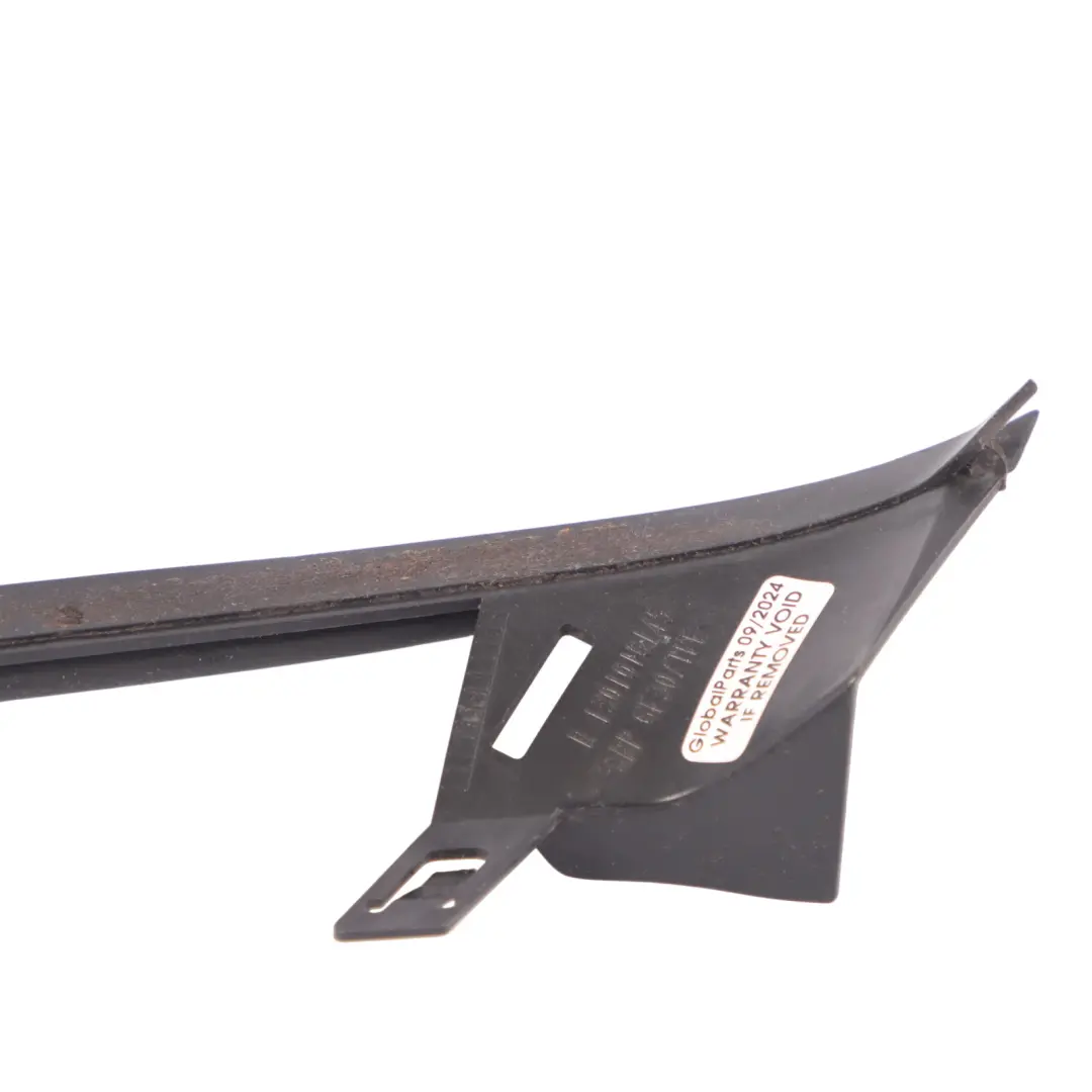 Junta Faro Delantero Derecho para BMW E92 E93 LCI con número de pieza 7241144 BMW E92 E93 LCI Junta Faro Delantero Derecho - SKU 7241144 - Número de pieza 7241144