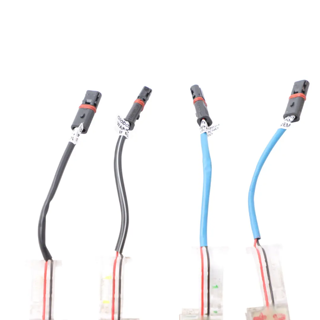 Maniglia illuminazione anteriore posteriore 2x sinistra 2x destra per BMW F20 F30 con numero di parte 7277447 BMW F20 F30 Maniglia illuminazione anteriore posteriore 2x sinistra 2x destra - SKU 7277447-1 - Numero di parte 7277447