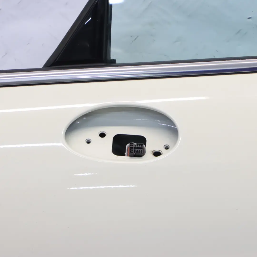 Porta anteriore sinistra Pepper White - 850 per Mini F56 F57 con numero di parte 7294265 Mini F56 F57 Porta anteriore sinistra Pepper White - 850 - SKU 7294265-PW - Numero di parte 7294265