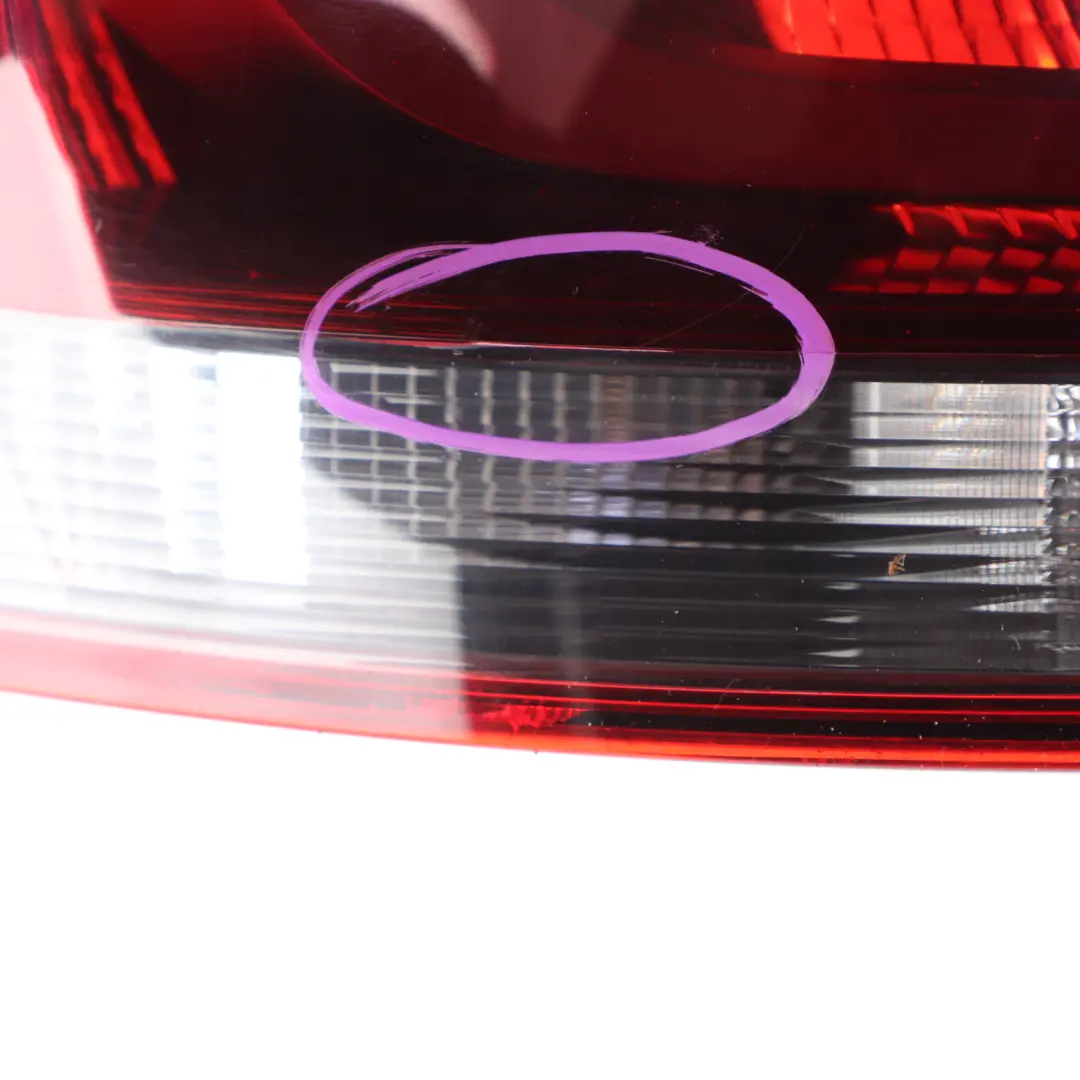 Piloto Trasero Tail Panel Lateral Izquierdo para BMW E82 E88 Sport con número de pieza 7327275 BMW E82 E88 Sport Piloto Trasero Tail Panel Lateral Izquierdo - SKU 7327275 - Número de pieza 7327275