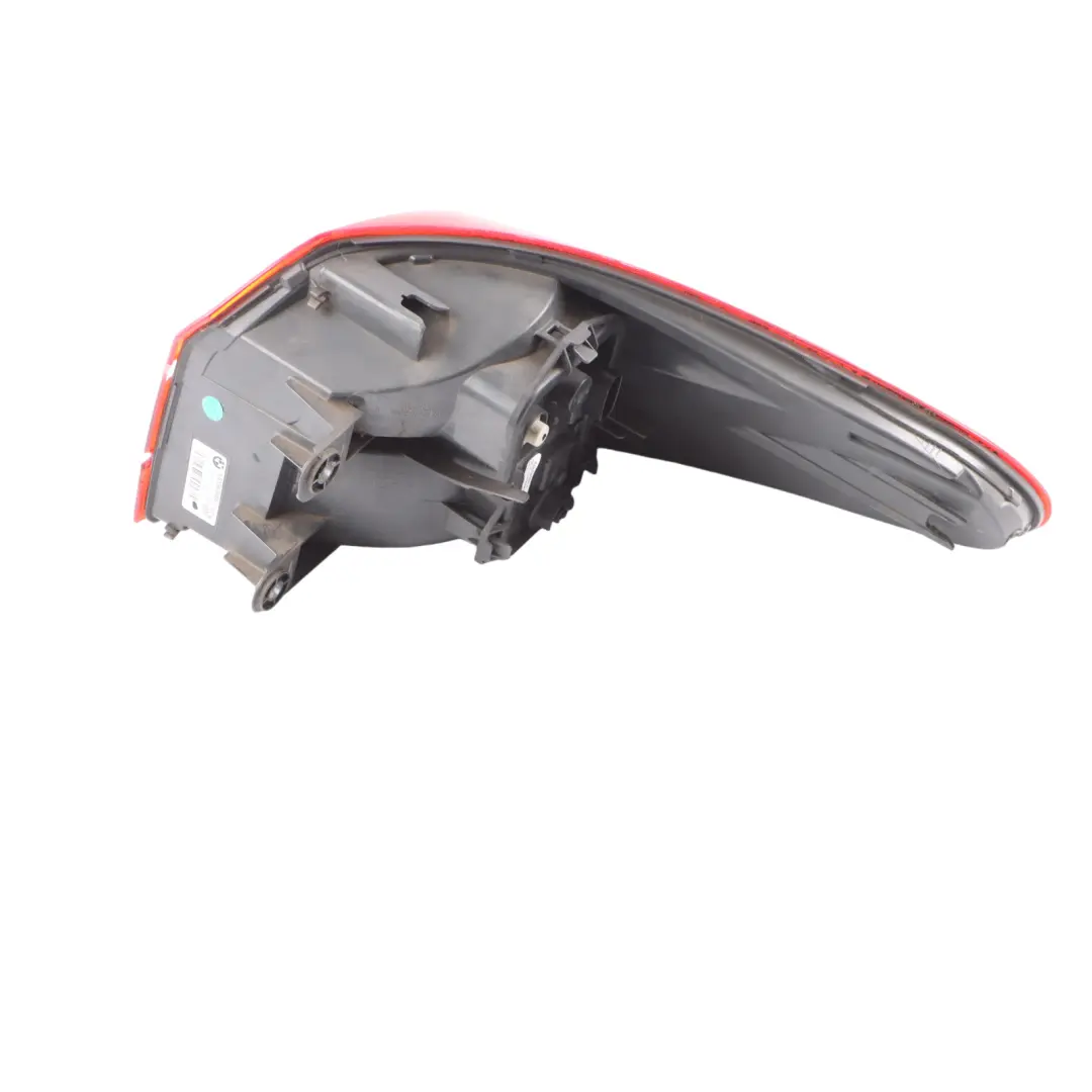 Fanale posteriore Pannello laterale esterno sinistro per BMW X4 F26 con numero di parte 7331279 BMW X4 F26 Fanale posteriore Pannello laterale esterno sinistro - SKU 7331279 - Numero di parte 7331279