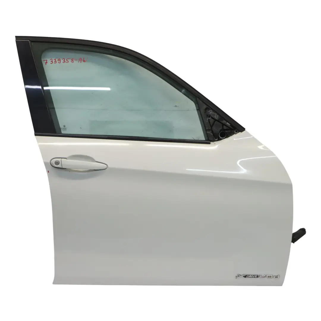 Puerta Delantera Derecha Alpinweiss Blanco Alpino 3 - 300 para BMW X1 E84 con número de pieza 7339358 BMW X1 E84 Puerta Delantera Derecha Alpinweiss Blanco Alpino 3 - 300 - SKU 7339358-AW - Número de pieza 7339358