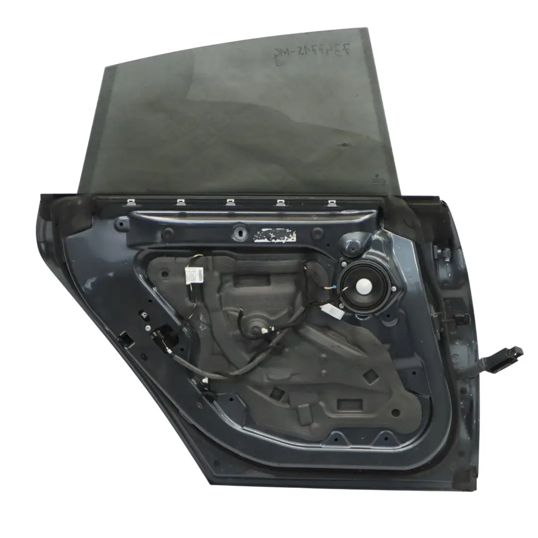 Porta posteriore sinistra Mineralgrau Metallic - B39 per BMW F36 con numero di parte 7347715 BMW F36 Porta posteriore sinistra Mineralgrau Metallic - B39 - SKU 7347715-MG - Numero di parte 7347715