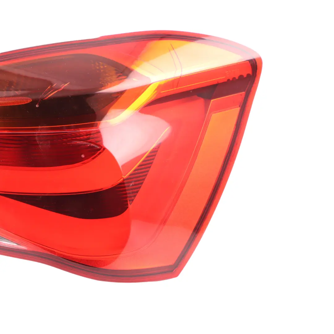 Lampada posteriore BMW F20 F21 LCI Fanale Pannello laterale destro per con numero di parte 7359018 Lampada posteriore BMW F20 F21 LCI Fanale Pannello laterale destro - SKU 7359018-2 - Numero di parte 7359018