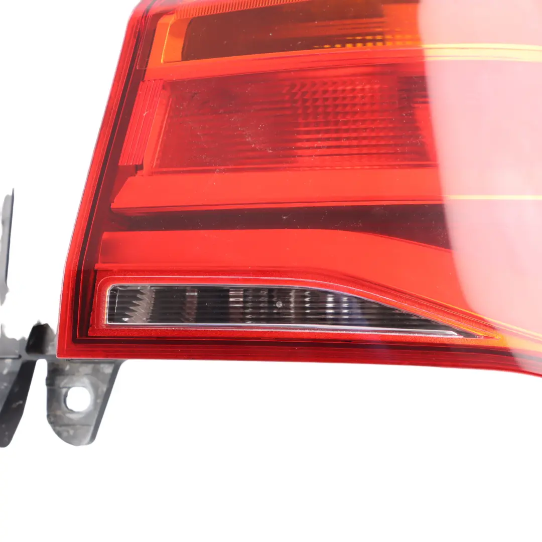 Lampada posteriore BMW F20 F21 LCI Fanale Pannello laterale destro per con numero di parte 7359018 Lampada posteriore BMW F20 F21 LCI Fanale Pannello laterale destro - SKU 7359018-2 - Numero di parte 7359018