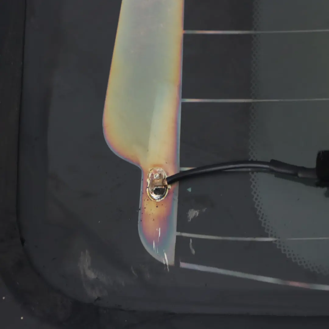 Szyba Tylnej Klapy Bagażnika Przyciemniana AS3 do Mini Countryman F60 o numerze 7389425 Mini Countryman F60 Szyba Tylnej Klapy Bagażnika Przyciemniana AS3 - SKU 7389425 - Numer Części 7389425