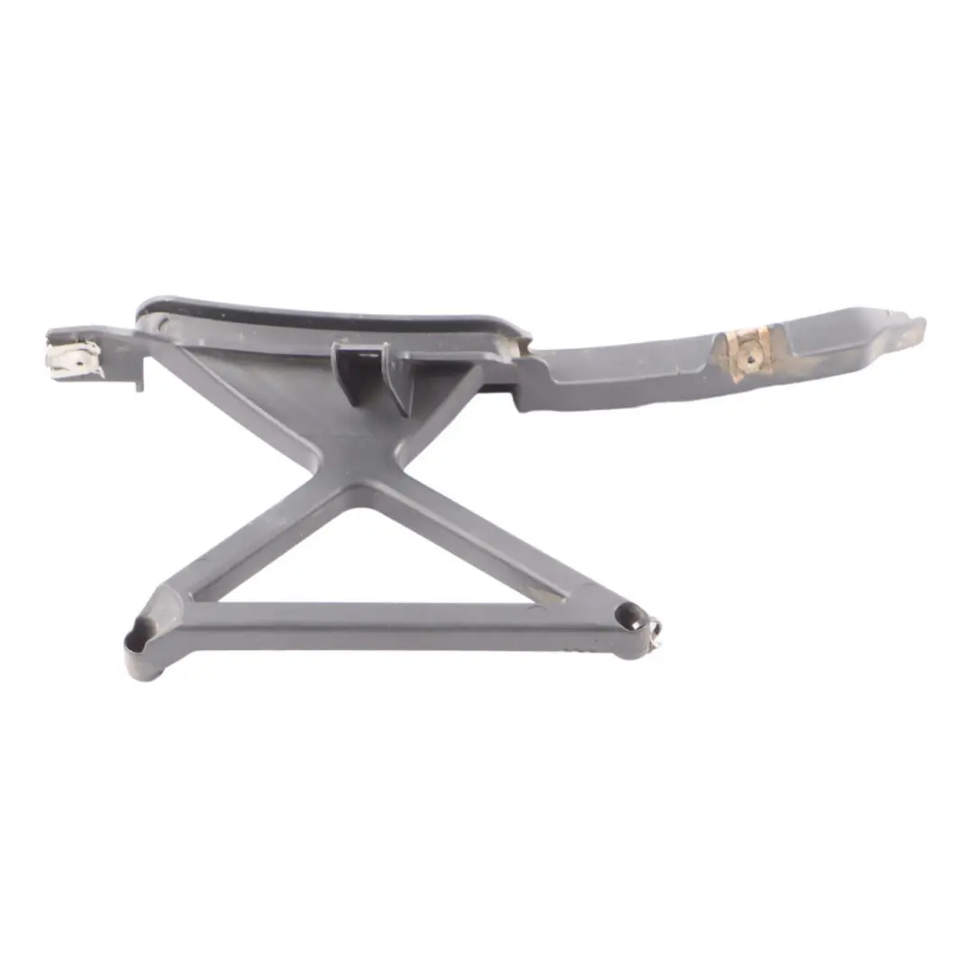 Duct Brake Vent Bracket Panel Front Right O/S to BMW F32 F33 F36 LCI Air with Part number 7465289 BMW F32 F33 F36 LCI Air Duct Brake Vent Bracket Panel Front Right O/S - SKU 7465289 - Part number 7465289