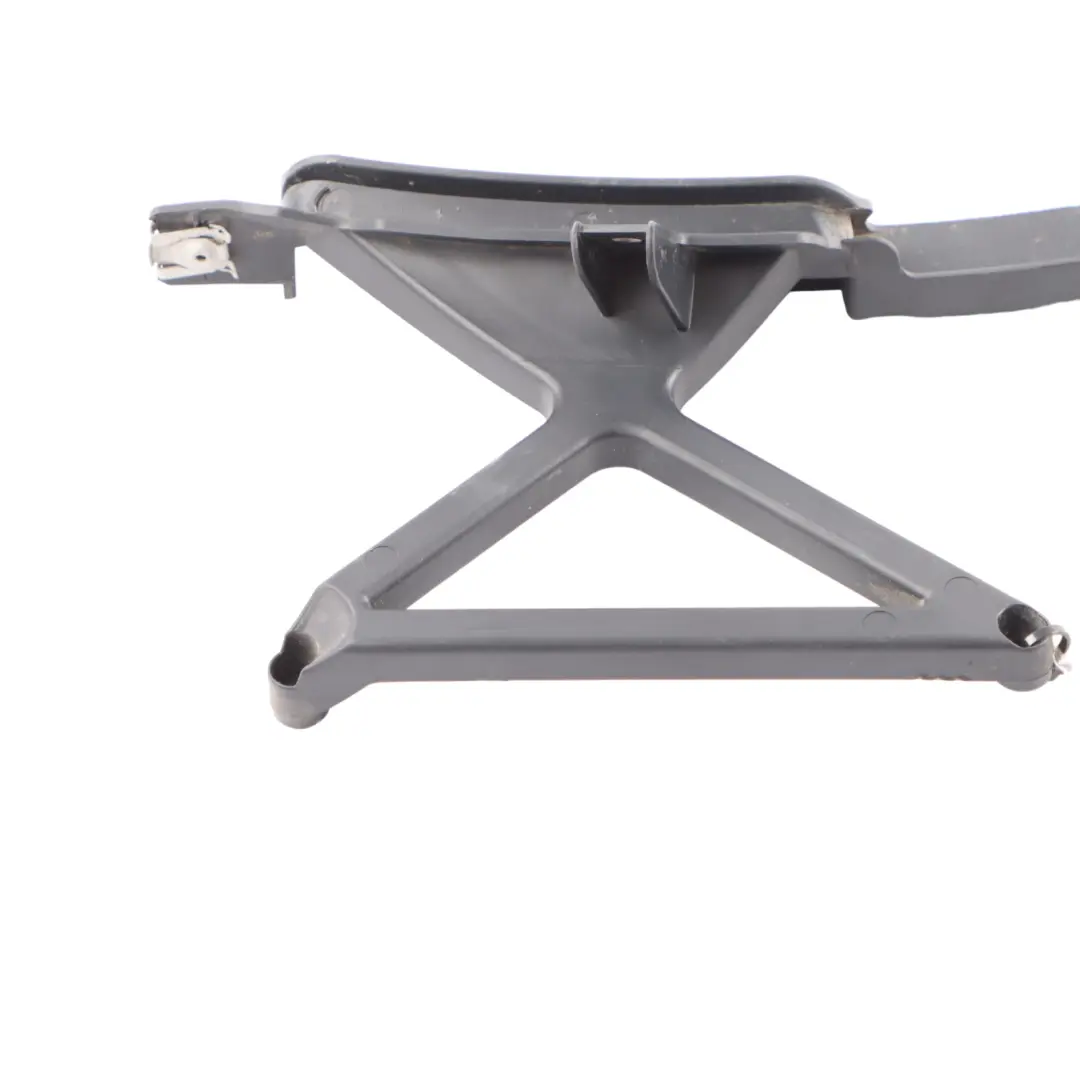 Duct Brake Vent Bracket Panel Front Right O/S to BMW F32 F33 F36 LCI Air with Part number 7465289 BMW F32 F33 F36 LCI Air Duct Brake Vent Bracket Panel Front Right O/S - SKU 7465289 - Part number 7465289