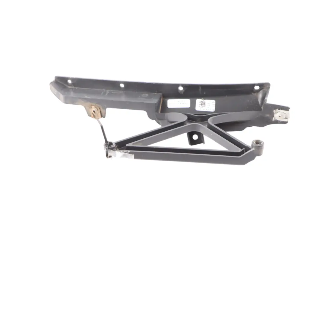 Duct Brake Vent Bracket Panel Front Right O/S to BMW F32 F33 F36 LCI Air with Part number 7465289 BMW F32 F33 F36 LCI Air Duct Brake Vent Bracket Panel Front Right O/S - SKU 7465289 - Part number 7465289