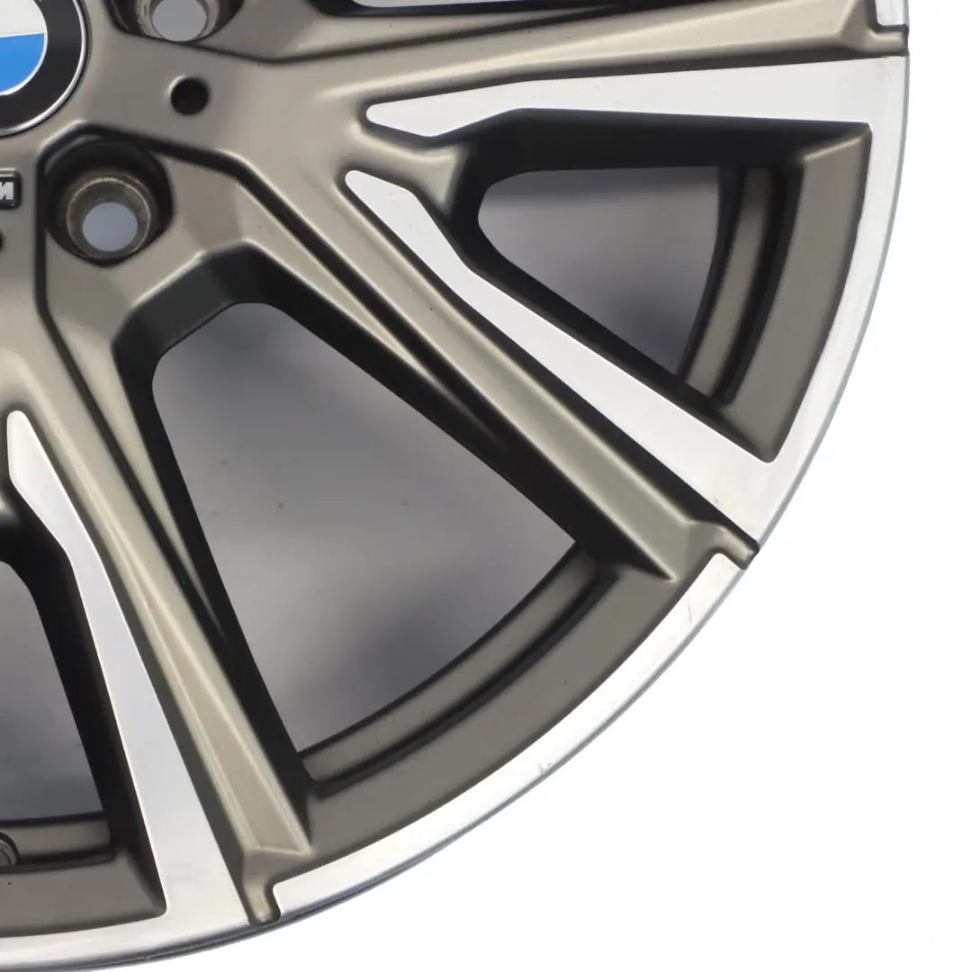 Cerchio in lega Grigio Cerio 19" a V razze 557M ET:54 8J per BMW F40 F44 con numero di parte 8053525 BMW F40 F44 Cerchio in lega Grigio Cerio 19" a V razze 557M ET:54 8J - SKU 8053525-2 - Numero di parte 8053525