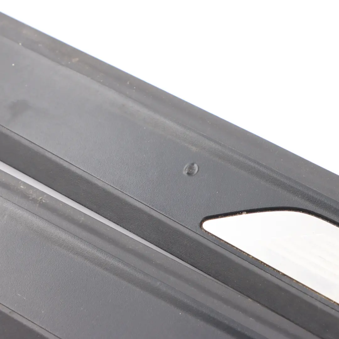 Davanzale Porta Piatto Ingresso Copertura Trim Set per BMW F21 M 135I con numero di parte 8055527 BMW F21 M 135I Davanzale Porta Piatto Ingresso Copertura Trim Set - SKU 8055527-1 - Numero di parte 8055527