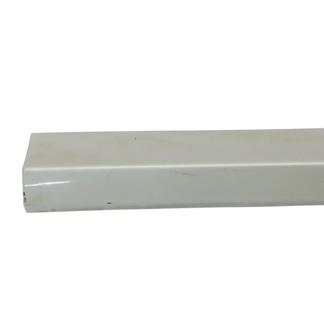 BMW X1 F48 Frontstoßstange Schild Platte Halterung Rechts Mineral Weiss - A96 - SKU 8067706-MW - Teilenummer 8067706