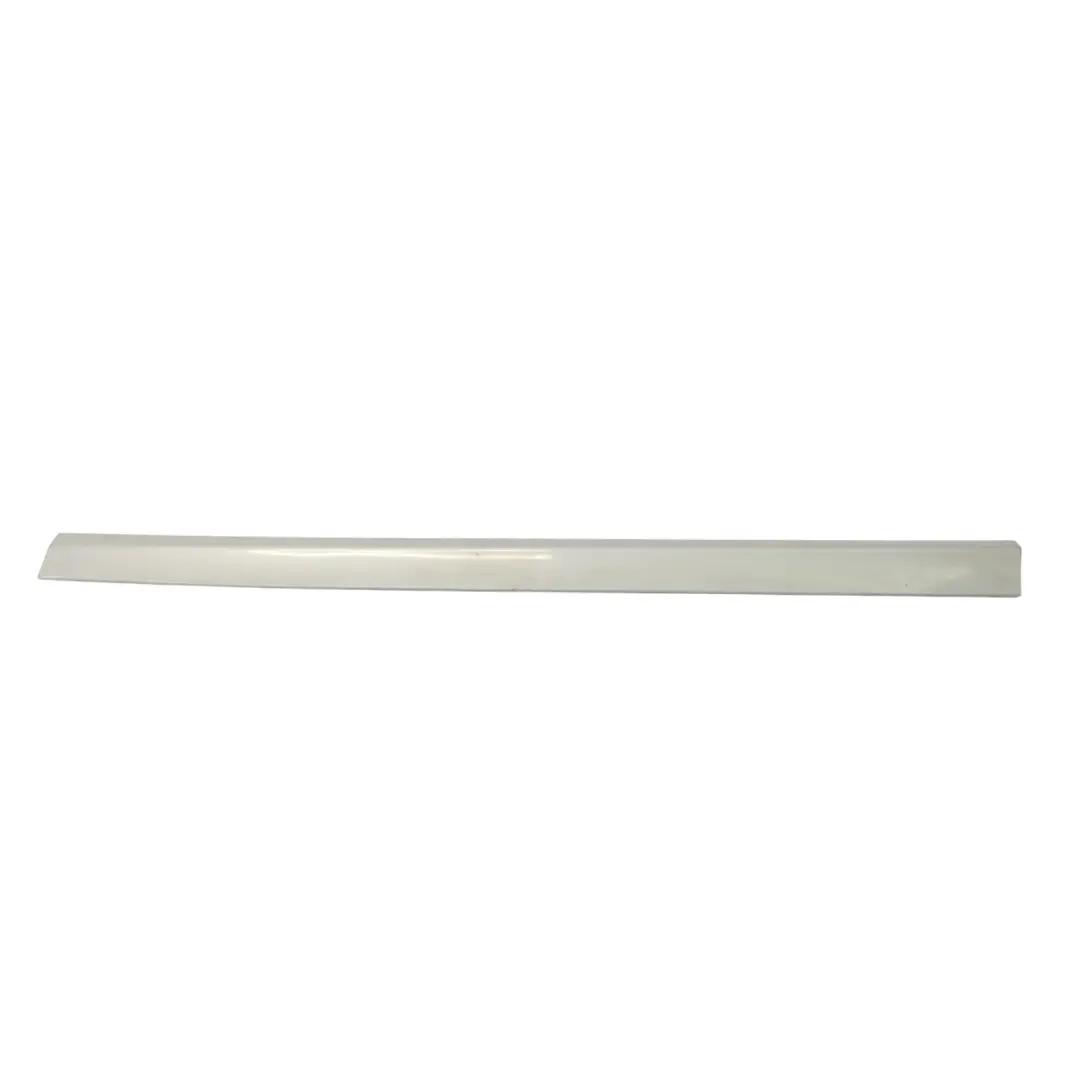 BMW X1 F48 Frontstoßstange Schild Platte Halterung Rechts Mineral Weiss - A96 - SKU 8067706-MW - Teilenummer 8067706