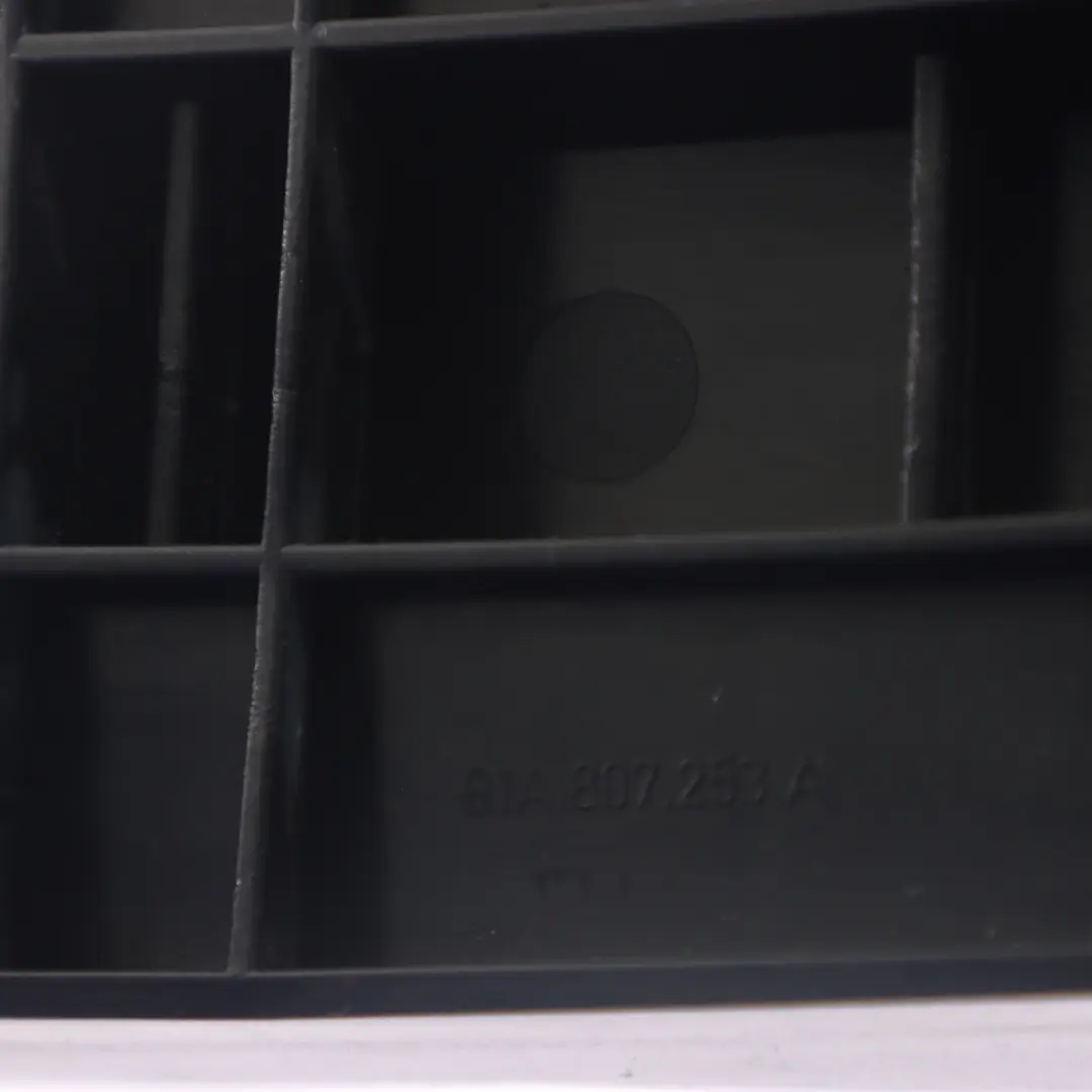 Prowadnica Ślizg Szyna Zderzaka Tył Lewo do Audi Q2 GA o numerze 81A807253A Audi Q2 GA Prowadnica Ślizg Szyna Zderzaka Tył Lewo - SKU 81A807253A - Numer Części 81A807253A